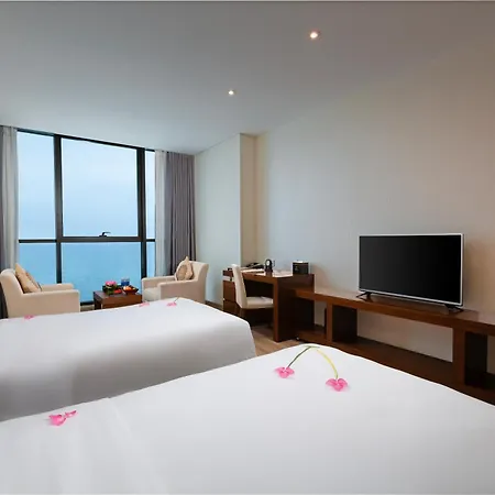 Grand Tourane Hotel Danang Exterior photo