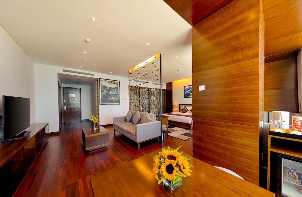 होटल Grand Tourane Hotel Da Nang 5*