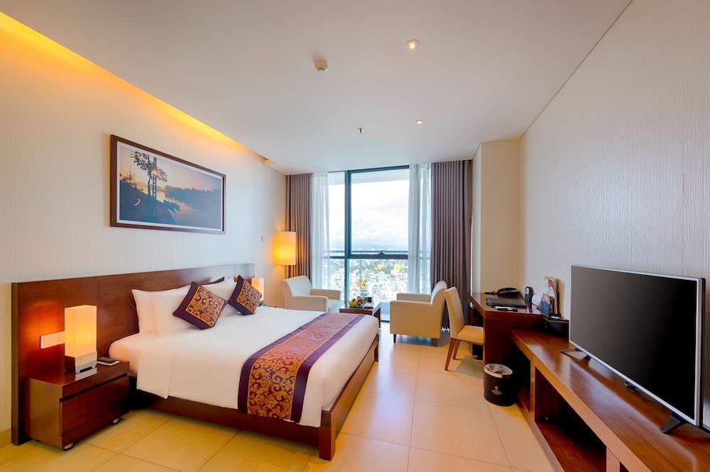 Grand Tourane Hotel Da Nang होटल Da Nang